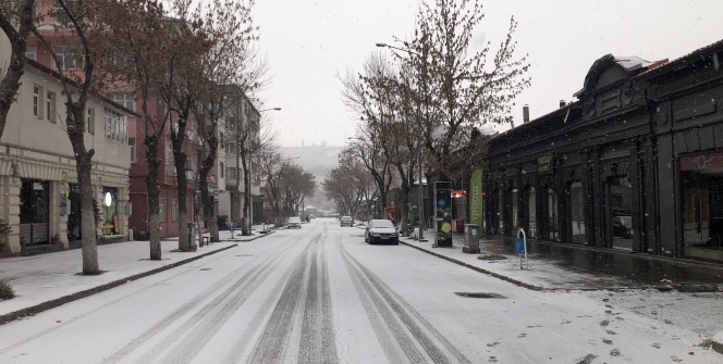Kars beyaz gelinliğini giydi!