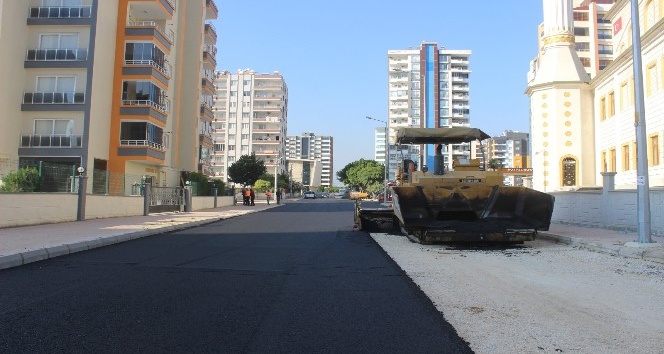 Mersin’de asfalt çalışmaları devam ediyor