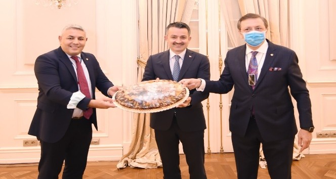 Sadıkoğlu, Tarım Bakanı ile bir araya geldi