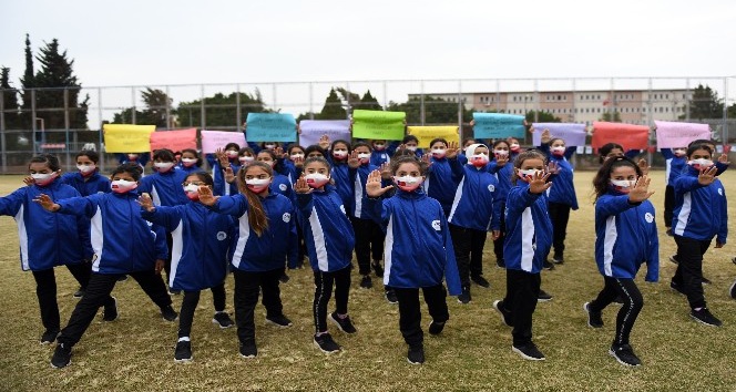 Mersin Büyükşehir Belediyesinde Çocuk Hakları Gününde 7 noktada etkinlik