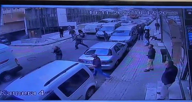 (Özel) İstanbul’da kendisine çarpan sürücüye kurşun yağdıran maganda tutuklandı