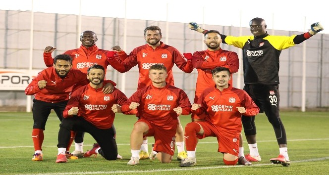 Sivasspor’da 2 futbolcu korona virüse yakalandı