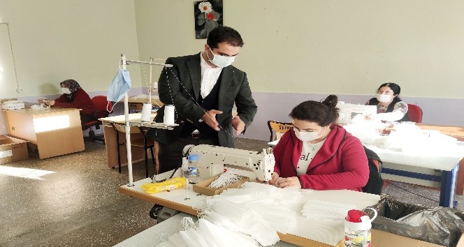 İlçede üretilen 50 bin adet maske ücretsiz dağıtılmaya başlandı