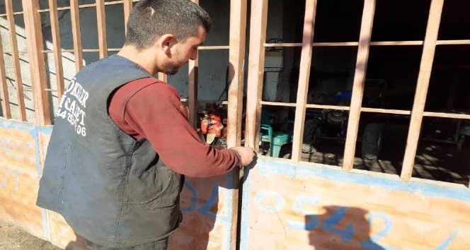 Sokağa çıkma yasağını yanlış anlayan sanayi esnafı işyerlerini açmadı