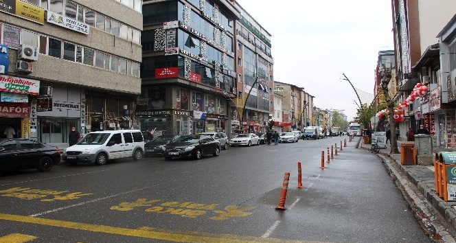 Bingöl’de sokaklar Covid-19 tedbirleriyle sakinledi