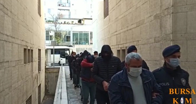 Bursa&#039;da dublörlü tapu dolandırıcıları yakalandı: 8 tutuklu