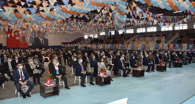 Burdur AK Parti 7. Olağan Kurulu’nda Mengi yeniden başkan seçildi