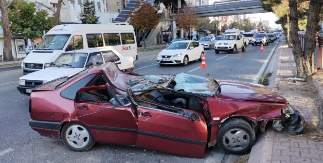 Feci kaza! Karton gibi ezildi