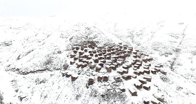 Ahşap evleri ile ünlü yaylanın kar manzarası havandan görüntülendi