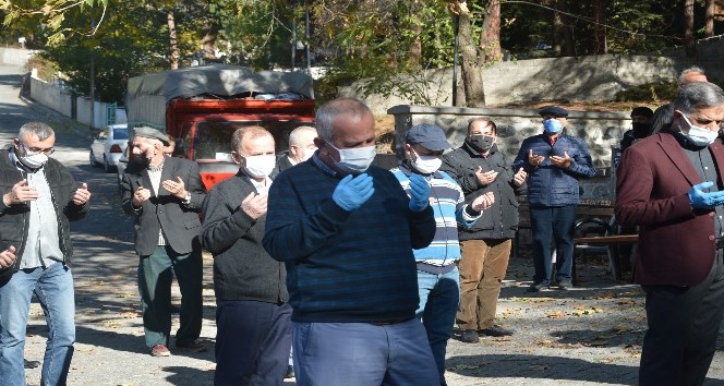 Koronadan öldü, Öğretmenler Günü’nde toprağa verildi