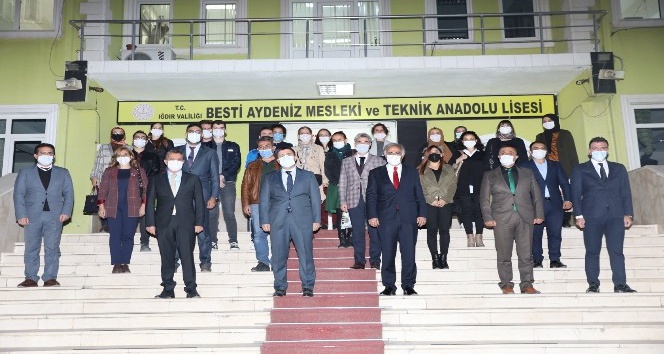 Vali Sarıibrahim öğretmenler gününü kutladı