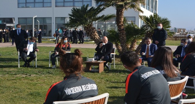 Yüksekova Kadın Futbol Takımı�na “Soylu” Jest Balıkesir