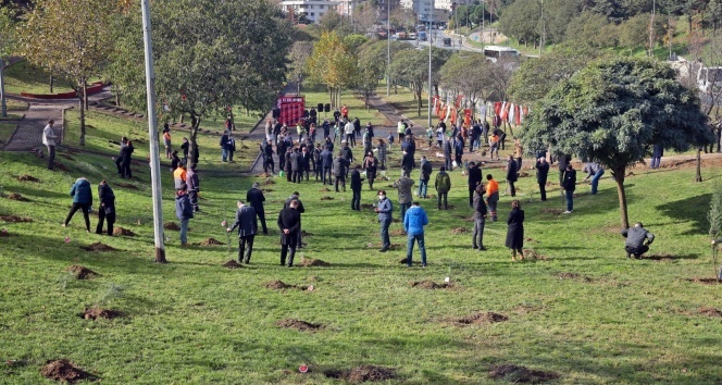 Gaziosmanpaşa’da şehit öğretmenler anısına fidan dikildi