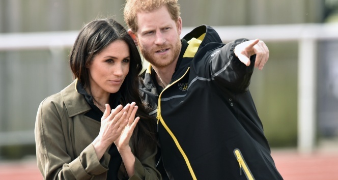 İngiliz Kraliyetinin olaylı gelini Meghan, düşük yaptığını açıkladı