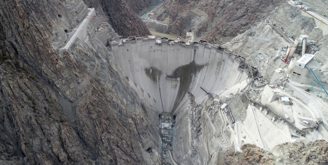 Türkiye'nin en yüksek yüksek barajının tamamlanmasına 25 metre kaldı