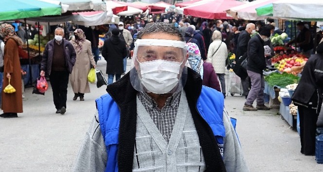 Kimi maskesiz, kimi siperlik takarak pazara çıktı