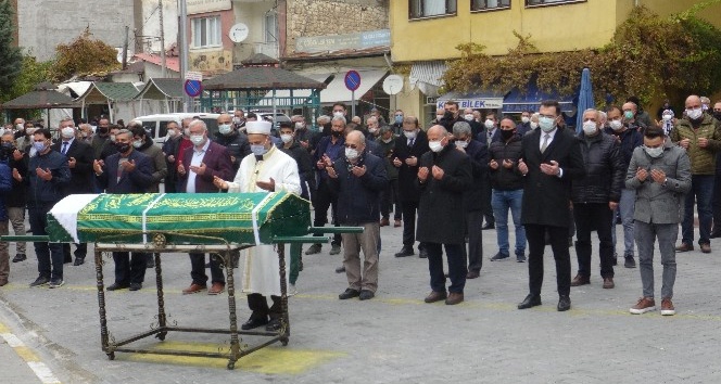 Bakan Elvan’ın teyzesi son yolculuğuna uğurlandı