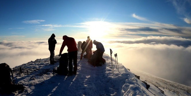 Uludağ’ın zirvesinde -10 derecede sabahladılar