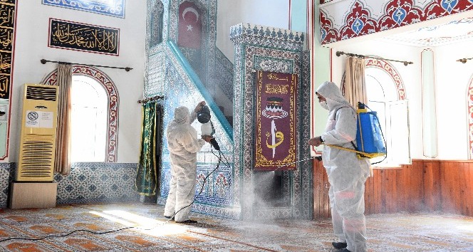 Muratpaşa’da camiler dezenfekte edildi
