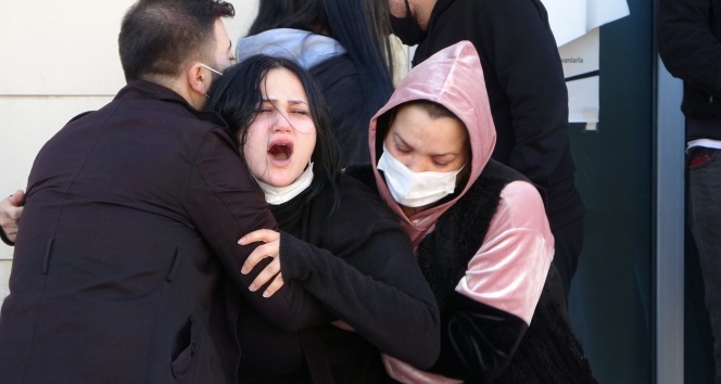 Antalya&#039;da 3 kişinin lüks cipte ölümü