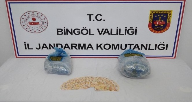 Bingöl’de uyuşturucu ve sahte parayla yakalanan 2 şüpheli tutuklandı