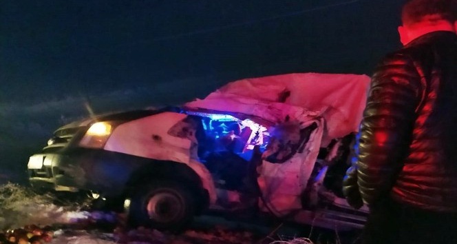 Yüksekova’da trafik kazası: 1 ölü, 1 yaralı