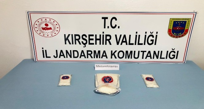 Kırşehir’de yolcu otobüsünde uyuşturucu sevkiyatını jandarma engelledi