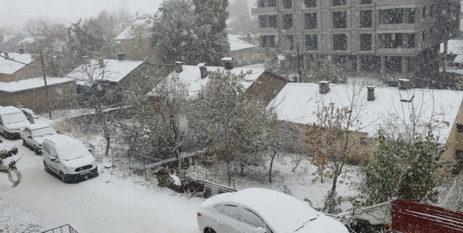 Bitlis’e mevsimin ilk karı yağdı