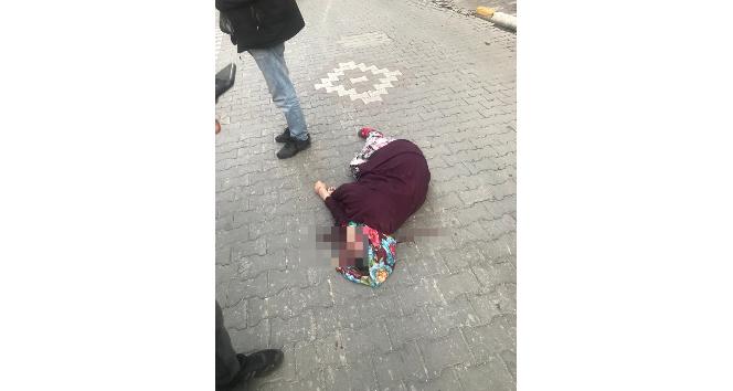 Biga’da bir motosikletin çaptığı yaya yaralandı