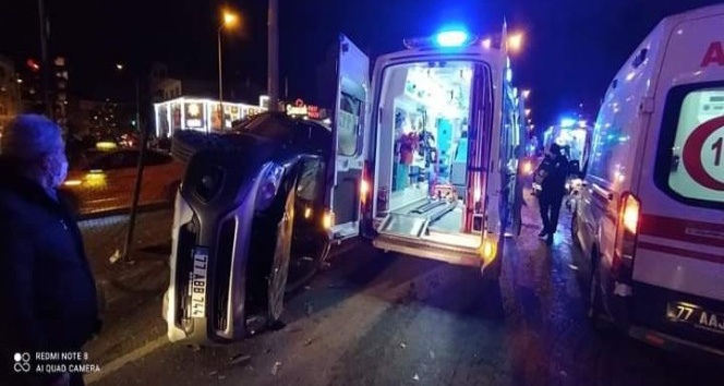 Yalova’da ambulans otomobil ile çarpıştı: 2 yaralı