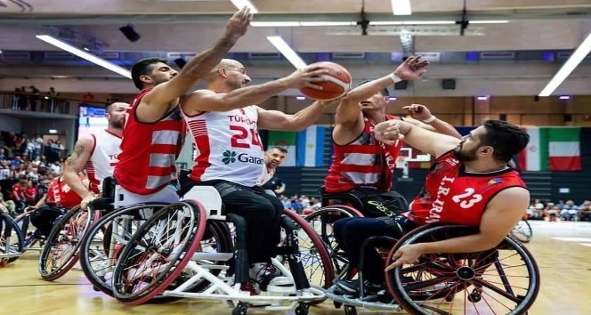 Dünya Engelliler Günü’nde engel tanımayan sporculara büyük destek