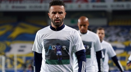 Fenerbahçeli futbolcular Maradonayı unutmadı