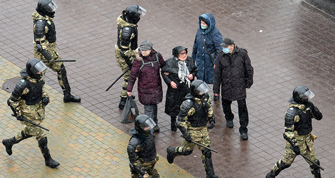 Belarus&#039;taki protestolarda yaklaşık 250 kişi gözaltına alındı