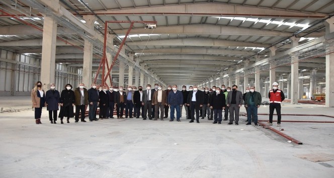 Sadıkoğlu Kızılay’ın Afet Barınma sistemleri fabrikası inşaatında inceleme yaptı