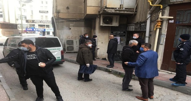 Diş teknisyeni evinde ölü olarak bulundu