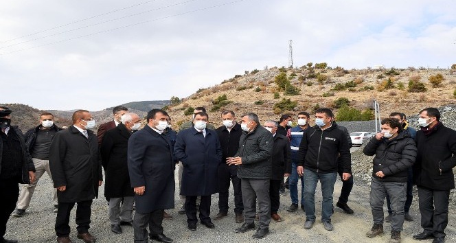 Başkan Gürkan sahadaki personellerle bir araya geldi