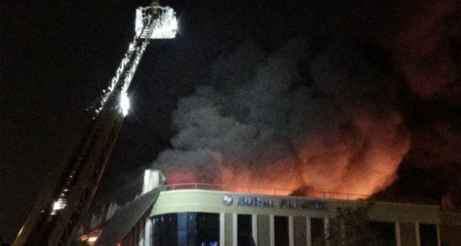 İzmir&#039;deki büyük fabrika yangını kontrol altında