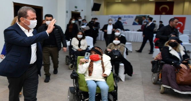 Başkan Seçer, engelli dernekleri yöneticileriyle buluştu