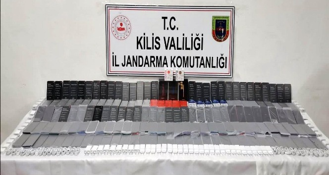 Kilis’te kaçak cep telefonları ele geçirildi