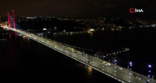 Kısıtlama başladı: 15 Temmuz Şehitler Köprüsü&#039;ndeki trafik drone&#039;la görüntülendi