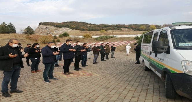 Abla kardeş aynı gün korona virüse yenik düştü