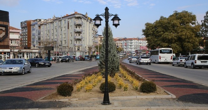 Karaman Belediyesi bakım ve aydınlatma çalışmalarını sürdürüyor