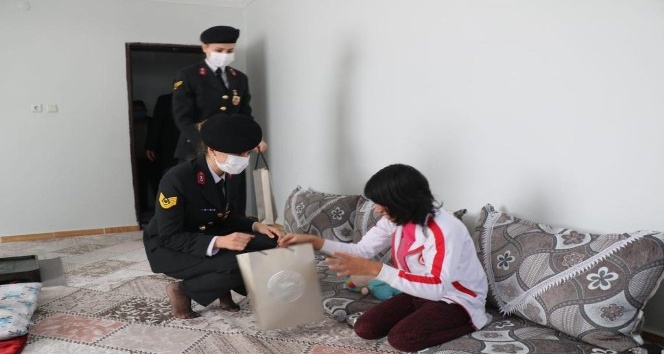 Diyarbakır’da Mehmetçik, engelli vatandaşlarla bir araya geldi