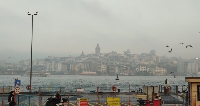İstanbul Boğazı’nda sis etkili oluyor!