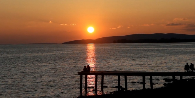 Van Gölü’nde kartpostallık günbatımı