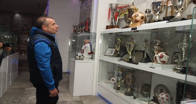 Abdullah Avcı, Trabzonspor Şamil Ekinci Müzesi’ni ziyaret etti