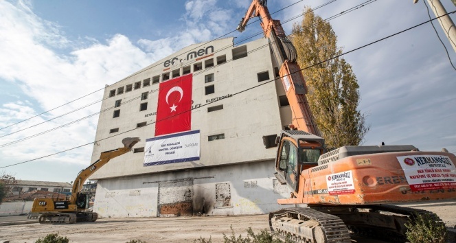 İzmir&#039;in kalbinde kentsel dönüşüm için ilk yıkım