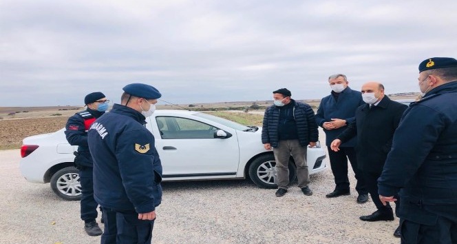 Biga Kaymakamı Can karantina bölgelerini gezdi