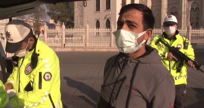 Sokağa çıkma kısıtlamasından ceza yiyince, gazetecilere saldırdı