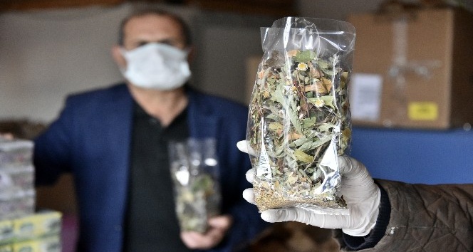 Bir çeşitle başlamıştı şimdi 21 çeşit çay yapıyor